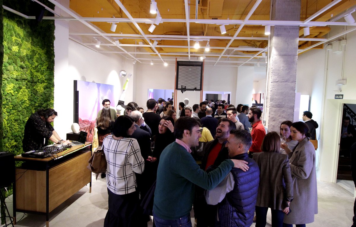 KenduInStore's tweet photo. @TheKoolHub, Spain's first ever retail hub, opened its doors on Thursday evening in launch event attended by over 200 guests from the retail sector. https://t.co/MAJZy4ADtC
#kool #theretailhub #retail https://t.co/mmSf0jA8ZY