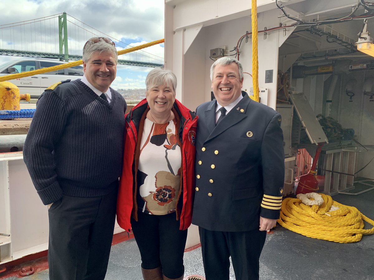 CoastGuardCAN's tweet photo. At its arrival, Minister Jordan and Commissioner Pelletier were on hand to meet the crew of CCGS Capt Jacques Cartier. #BravoZulu to all who contributed to its successful journey! 
Don't miss our video summary of this long journey tomorrow! https://t.co/1YeNVcWHt7