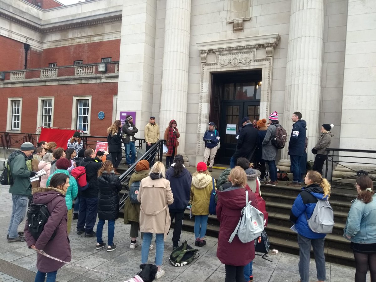 Speeches at the Sam Alex feminist pickets this morning at Manchester Uni. @UM_UCU @huducu @ucu #USSStrikesBack #ussstrike