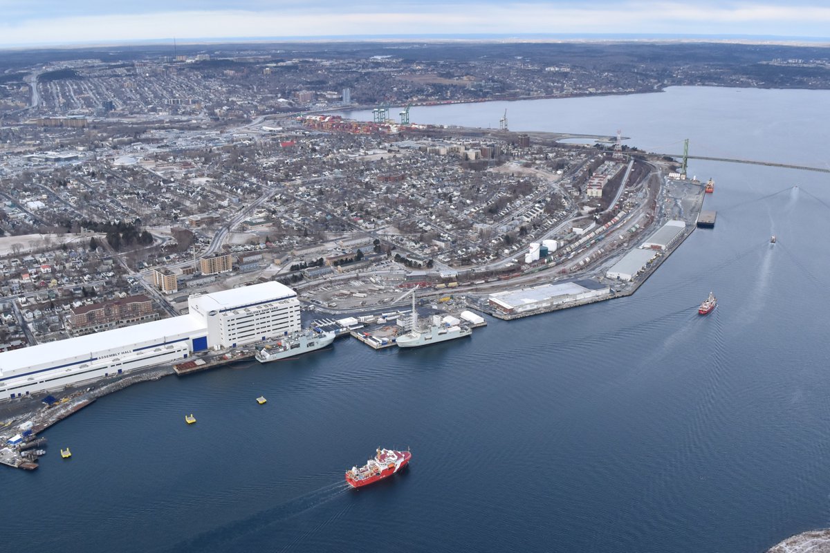CoastGuardCAN's tweet photo. Time to celebrate! 🎉 CCGS Capt Jacques Cartier, the 2nd of 3 🆕 Offshore Fisheries Science Vessels built by @morethanships, arrived at its homeport in Dartmouth, #NovaScotia after making the trek from #BritishColumbia. #NationalShipBuildingStrategy https://t.co/ijs9ZHVXnv