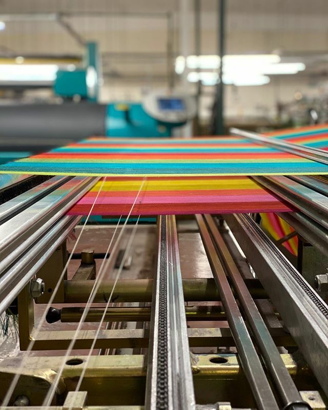 lochcarronscot's tweet photo. A bright and busy Monday in our Selkirk Mill, these colourful warp yarns caught our eye this morning at knotting stage of our textiles production process. #LochcarronofScotland #MadeinScotland #Textiles #Atthemill #ExploreSelkirk #ScottishBorders #Warping https://t.co/GzCJCjBEgO https://t.co/4QONNXN0gy