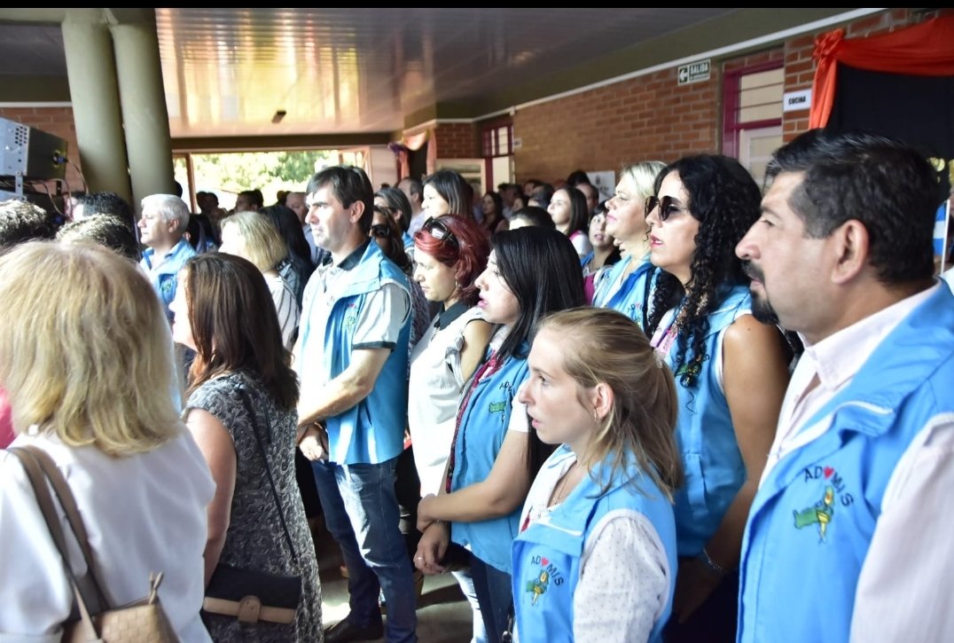La UDPM acompañó el acto inicio escolar en la Escuela 924 de San Pedro. Allí <a href="/herrerayflia/">Oscar Herrera Ahuad</a> rindió un profundo homenaje a <a href="/mariluleverberg/">Stella M Leverberg</a>. La CD con <a href="/grillo141/">Ruben Dario</a> estuvo presente. Gracias delegados y afiliados!!