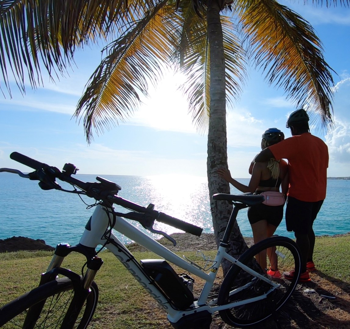 Have you seen #BarbadosByBike? Tag your riding buddy and make amazing moments like this possible! #BikingBuddies #SugarBayBarbados #ExploreBarbados
📷Bike Caribbean - Barbados, West Indies