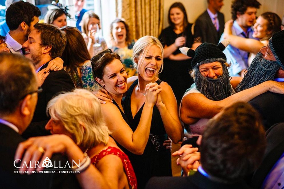 Caer_Llan's tweet photo. Another spectacular wedding day enjoyed at Caer Llan and what a party to follow. 🎉🎉🎉🎉

Make Caer Llan your venue of choice in 2020. We have September and October dates available, book a viewing via email info@caerllan.co.uk.

Our thanks to Paul Marbrook. 📸 https://t.co/iuZqg85iuA