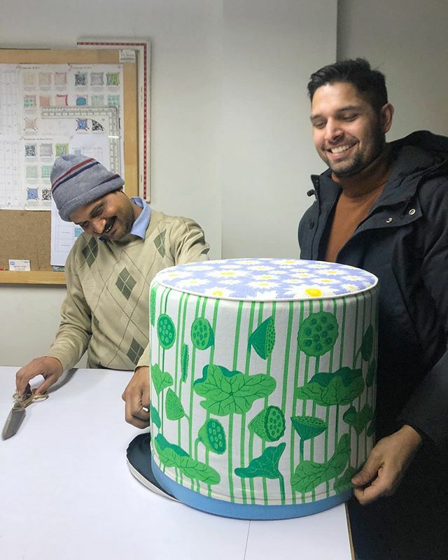 #MarchMeetTheMaker Day 9: Rough/ Mock up 👉 Masterji and Maninder working on sampling new poufs. When developing a new product there are often several rounds of making mock ups and samples #safomasi ift.tt/39BgaIV