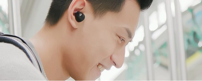 NXP's tweet photo. With our #MiGLO® wireless hearables, we are setting the noise-reduction standard enabling crystal clear calls. With Near Field Magnetic Induction you will have #NoFuzz, #NoBuzz. Don’t miss this: https://t.co/jlSfwhKBVd https://t.co/5CB4OhhpwG