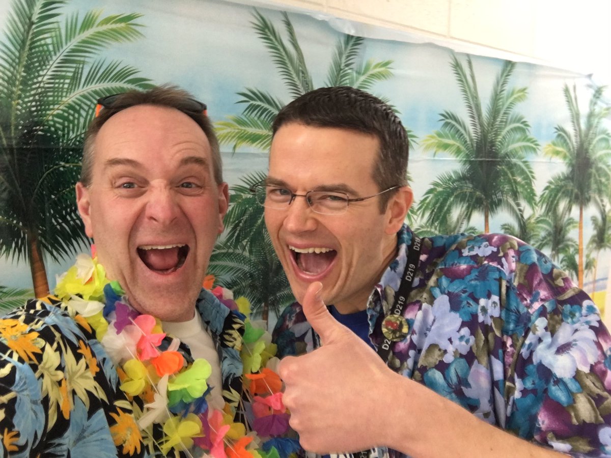 Reeves_Physics's tweet photo. It’s Tropical Day! Science is showing up and ready to WIN! #westspringspirirt #science @NilesWestSCI https://t.co/03xrLs9bKq
