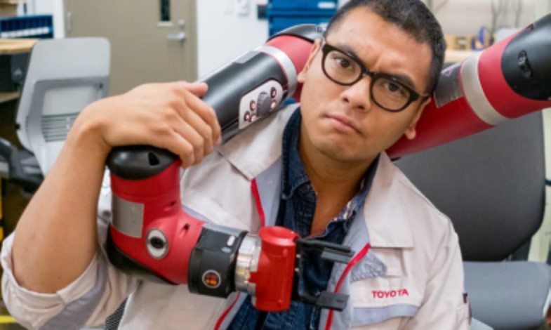 SME_MFG's tweet photo. Carlo Cruz created his own job based on his experience in #leanmfg. See how he turns new technologies into production processes at Toyota. https://t.co/IFV0Z83n9c https://t.co/OHxmFuyRuh
