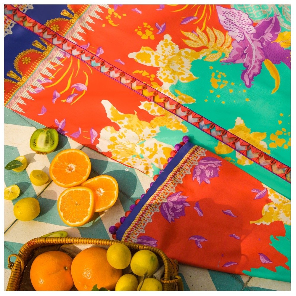 ZahaOnline's tweet photo. We're getting gypsy goddess vibes from 'Reanna.' With a bohemian print and vibrant hues of turquoise and citrus, this look is sure to make heads turn. Style it with fringe details for a truly free spirited vibe.
#Zaha #ZahaOnline #ZahaLawn #ZahaLawn2020 #ZahasFabulous35 https://t.co/s3ii1xTGWM