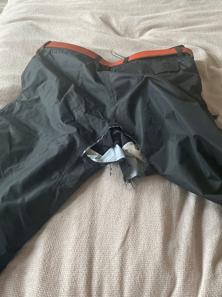 ramsayblack's tweet photo. @adidasoriginals I was really happy with my purchase last week of my new snowboarding pants. First run with them and this happened. #poorqualiity #notriderapproved https://t.co/vzsUhetmtb