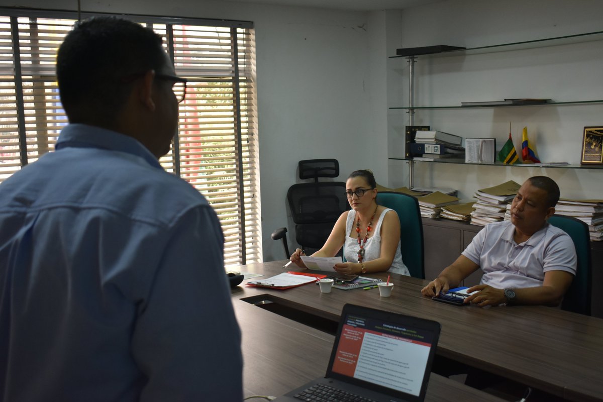 SabanaDeTorres1's tweet photo. #Ecopetrol #PMAI
Estuvimos reunidos con Ecopetrol en la presentación de su PMAI (Plan de Manejo Ambiental Integral) de los campos Provincia, Bonanza, Tisquirama y San Roque.
.
.
.
#ArielRiveraAlcalde
#MásPorSabana https://t.co/mTig5gf176
