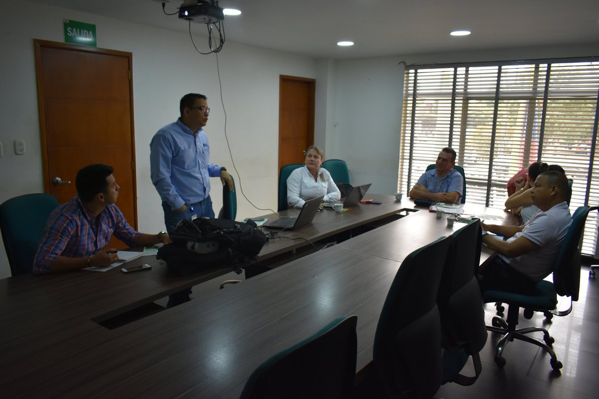 SabanaDeTorres1's tweet photo. #Ecopetrol #PMAI
Estuvimos reunidos con Ecopetrol en la presentación de su PMAI (Plan de Manejo Ambiental Integral) de los campos Provincia, Bonanza, Tisquirama y San Roque.
.
.
.
#ArielRiveraAlcalde
#MásPorSabana https://t.co/mTig5gf176