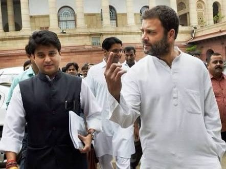 Tavysingh's tweet photo. Scindia not responding to Congress leaders anymore?
Speaks volumes about how the Congress functions and more importantly how it values & takes care of leaders and states where they *actually* won & hold power.
#MPPoliticalCrisis
#ज्योतिरादित्य_सिंधिया https://t.co/bBZ34udYLI