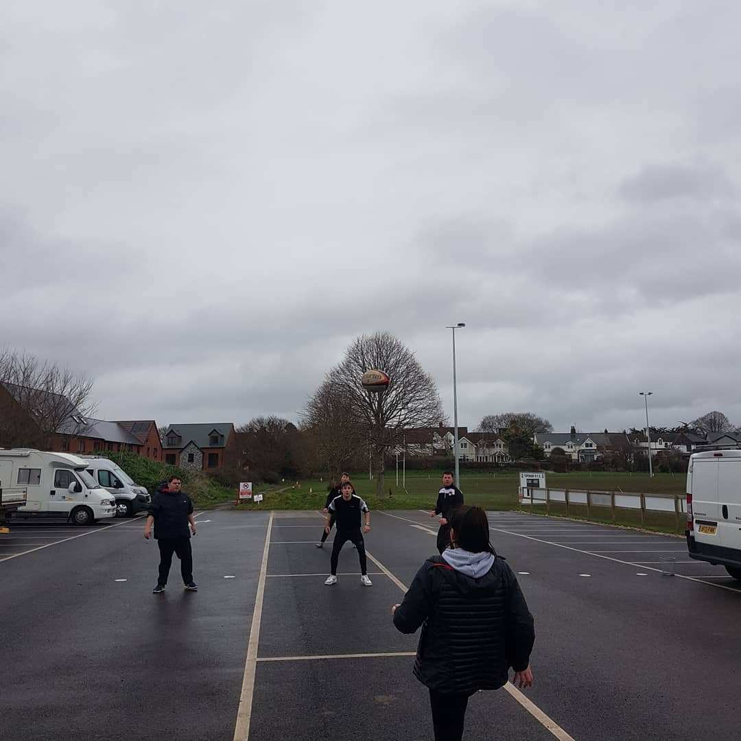 Great start of the week <a href="/topshamrfc/">Topsham RFC</a> 

Superb discussions and ﹰIdeas around #Leadershipstyles #Mode #Median #Range  #Basketball #Football #benchball
#bucketball <a href="/hitzrugby/">HITZ</a> <a href="/communitychiefs/">Community Chiefs</a> <a href="/charityspoon/">Wooden Spoon</a> @LandRoverRugby #Fun #Teamwork #sportsmanship