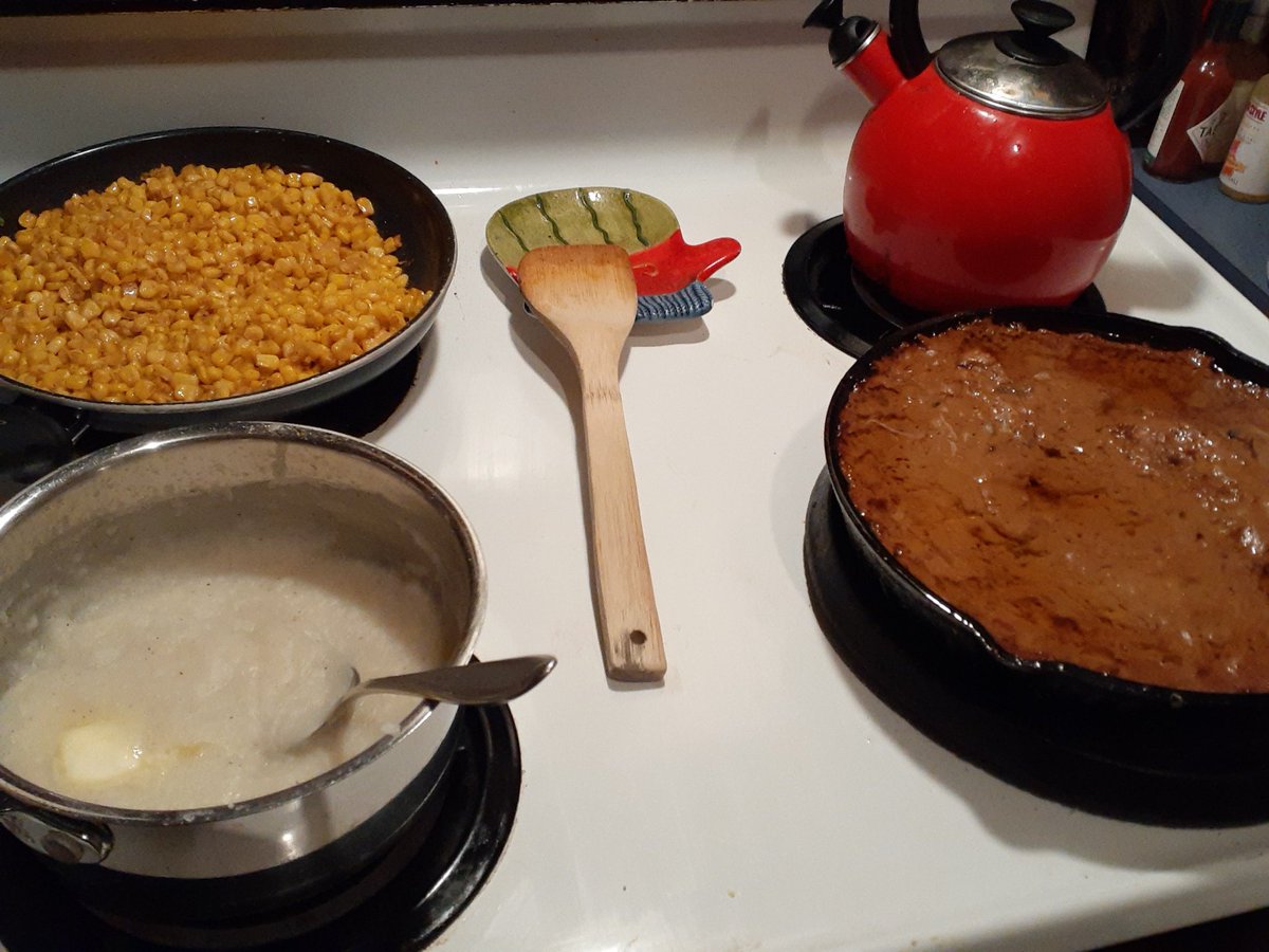 FoodieFoodFavs's tweet photo. #SundaySupper Southern Minute Steaks (fried and baked) with homemade gravy, fried nibbles corn, creamed potatoes. #minutesteaks #corn #potatoes https://t.co/x1CJEk9JFO