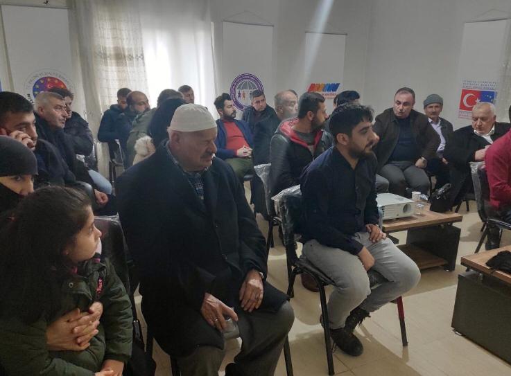 midyat_d's tweet photo. Projemizin dâhilinde olan bir platform oluşturularak gerçekleştireceğimiz 11 toplantının https://t.co/ALBfaY4cvv Midyat Kadınları Sosyal Yardımlaşma ve Dayanışma Derneği Başkanı Sayın Vesile Aslan Alkan yönetiminde 25.02.2020 tarihinde gerçekleştirdik. https://t.co/Coj6SDI3ha
