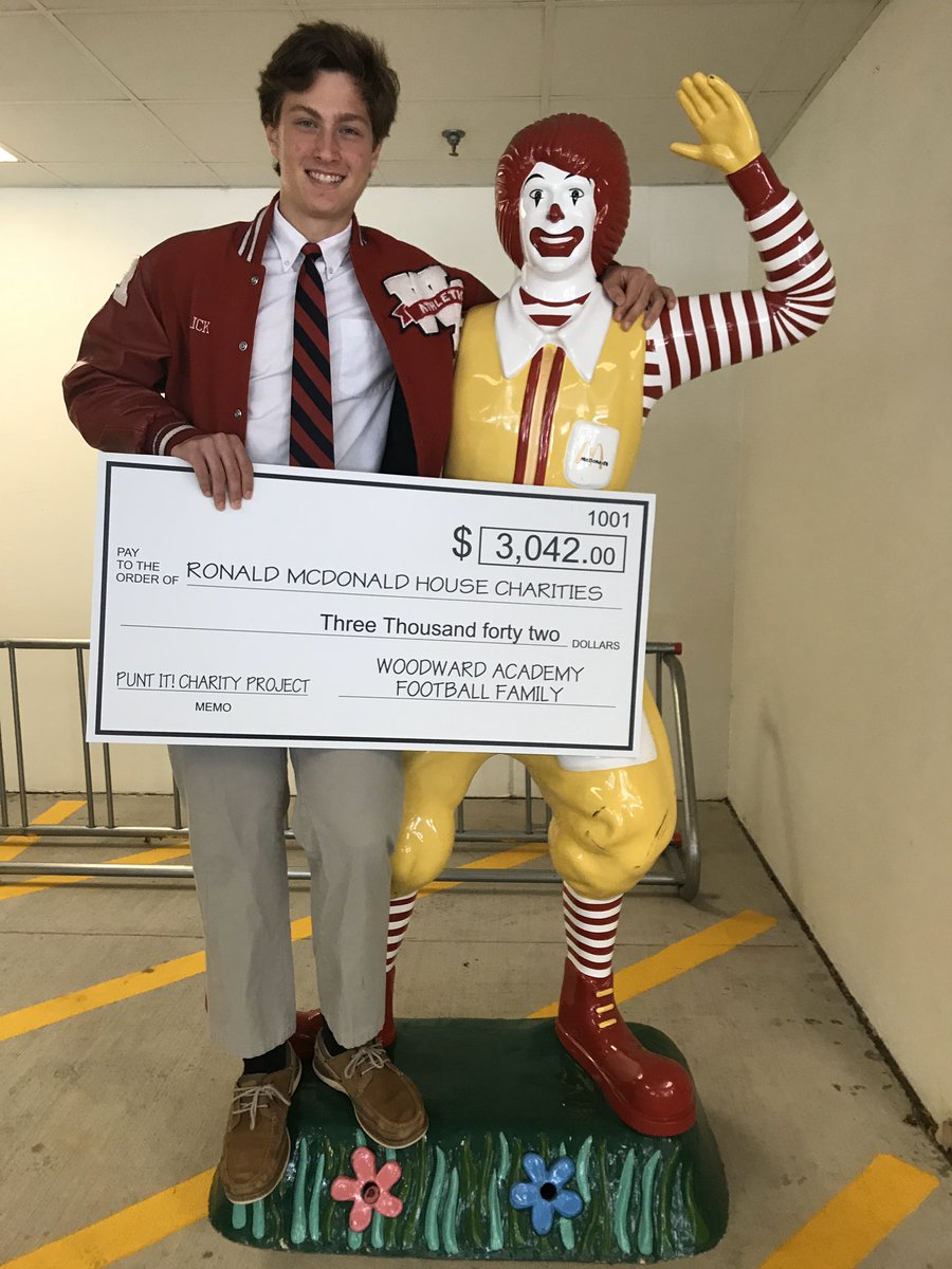 dgolick83's tweet photo. Enjoyed being at @RMcdonaldhouse today. Thank you to Marissa Greider for welcoming me and accepting the WA football family’s contribution of over $3000 to help families in need - we are a Force for Good. See you next season.
@WAAcademyFB 
@WASportsWire 
@KohlsKicking https://t.co/YjVeWoCNIZ