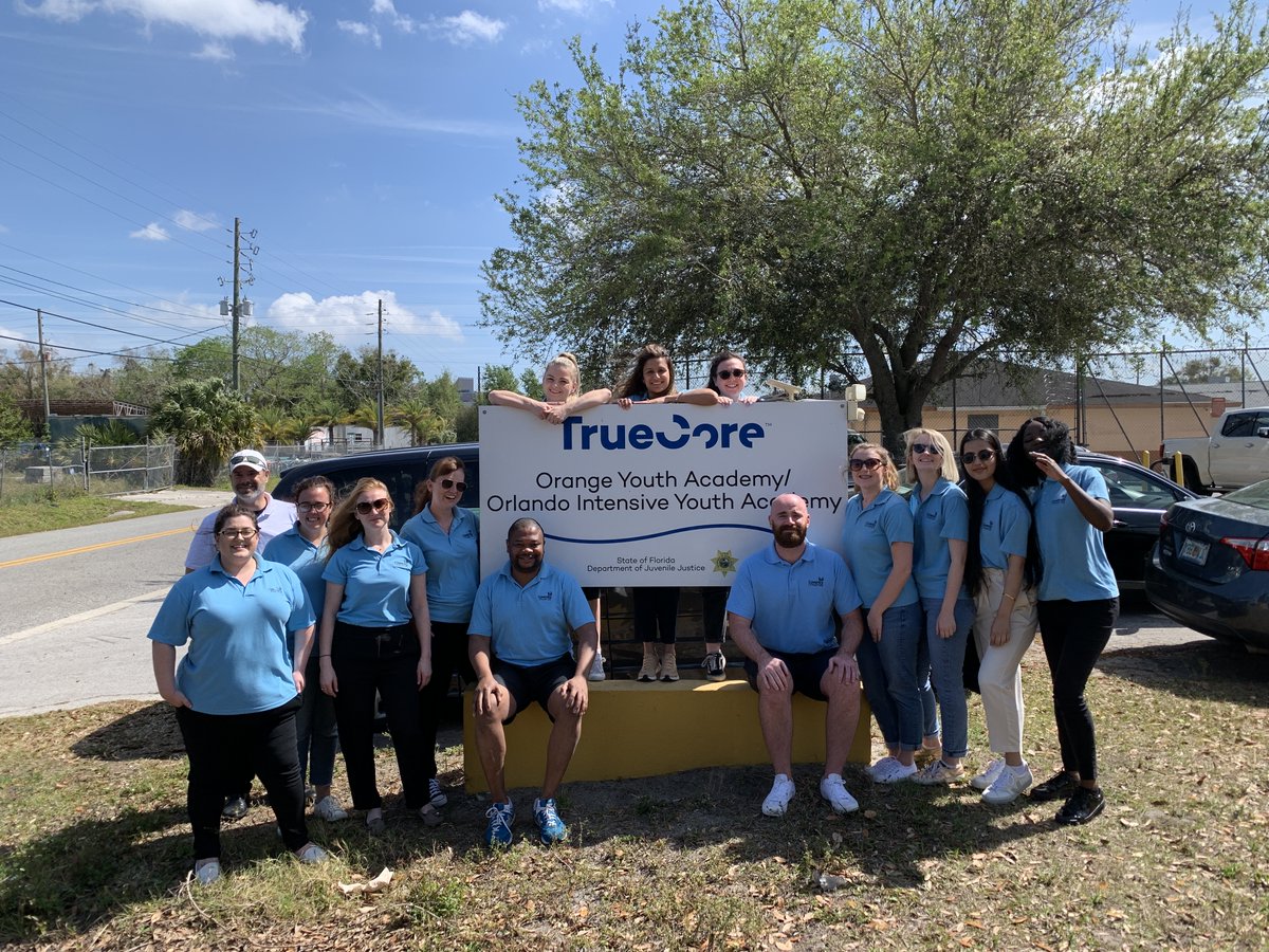 MHNursing_CU's tweet image. As per previous trips, we were again inspired by the direction and focus at Orange Academy @fladjj, accompanied by the fabulous Mr George. #FloridaFieldTrip #definitelygettingbetteratthegrouppictures