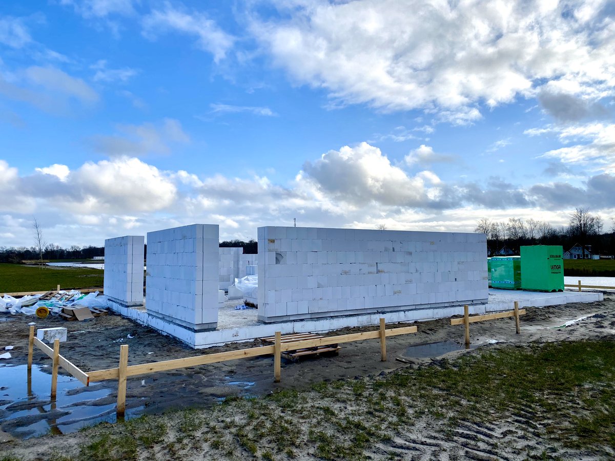 Casco kavel 28 <a href="/meervaneysinga/">Meer van Eysinga</a> begint vorm te krijgen!

Meer van Eysinga en Het Eyland
#modelwoning #langweer #boornzwaag #sintnicolaasga #recreatiewoning #vakantiewoning ah #water #friesland #zonneenergie #geothermie #van adel #warmtepomp #gasloos #eysingastate