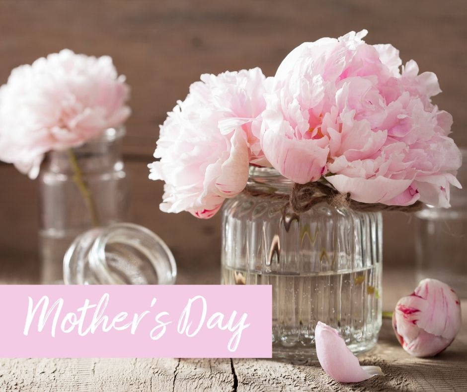 Sunday 22nd March 💐

Give mum a real treat this year &amp; enjoy a wonderful family meal together at The Herd😊

PLUS we'll also have a special gift for all of the mums! 🎁

Call 01189 842244 to BOOK NOW! 📞

#lovemum #mothersday #pangbourne