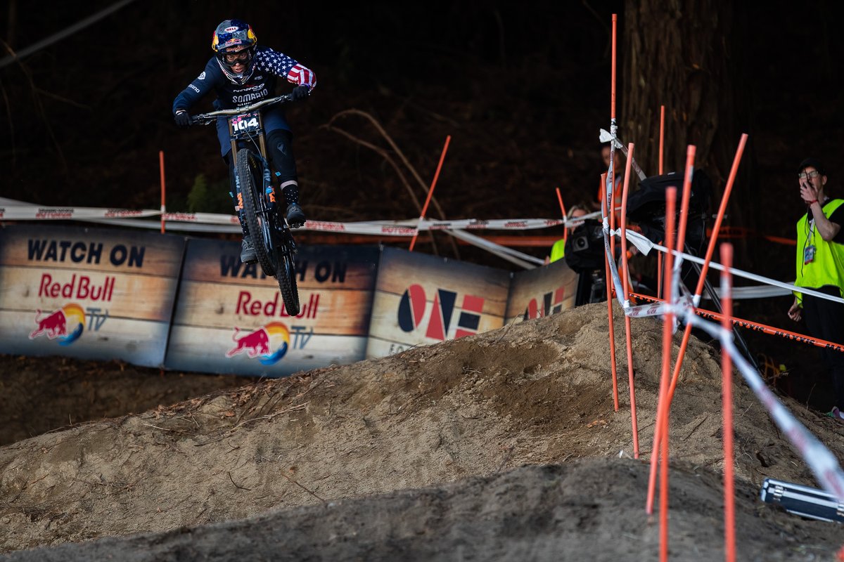 NoTubes's tweet photo. Jill Kintner is once again leading the chase to become the queen of Crankworx! Congrats on the fantastic opening round in Rotorua. #onlystans #flowMK3 #archCB7 π· Fraser Britton Photography https://t.co/epEm75ufa9