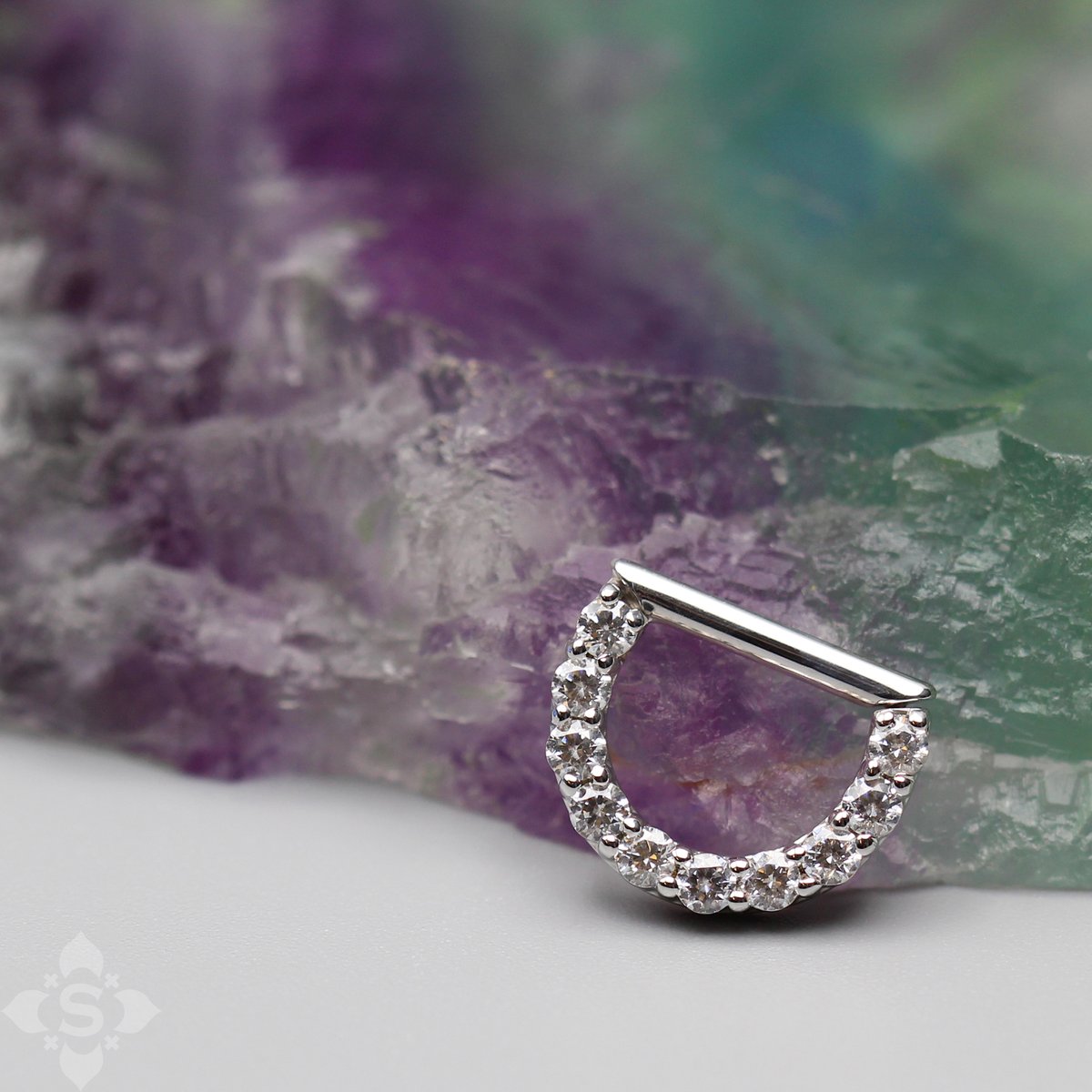 SaintSabrinas's tweet photo. Sparkling special order for a septum piercing! A white gold Gem Oaktier from BVLA. https://t.co/6vU61XNgmb