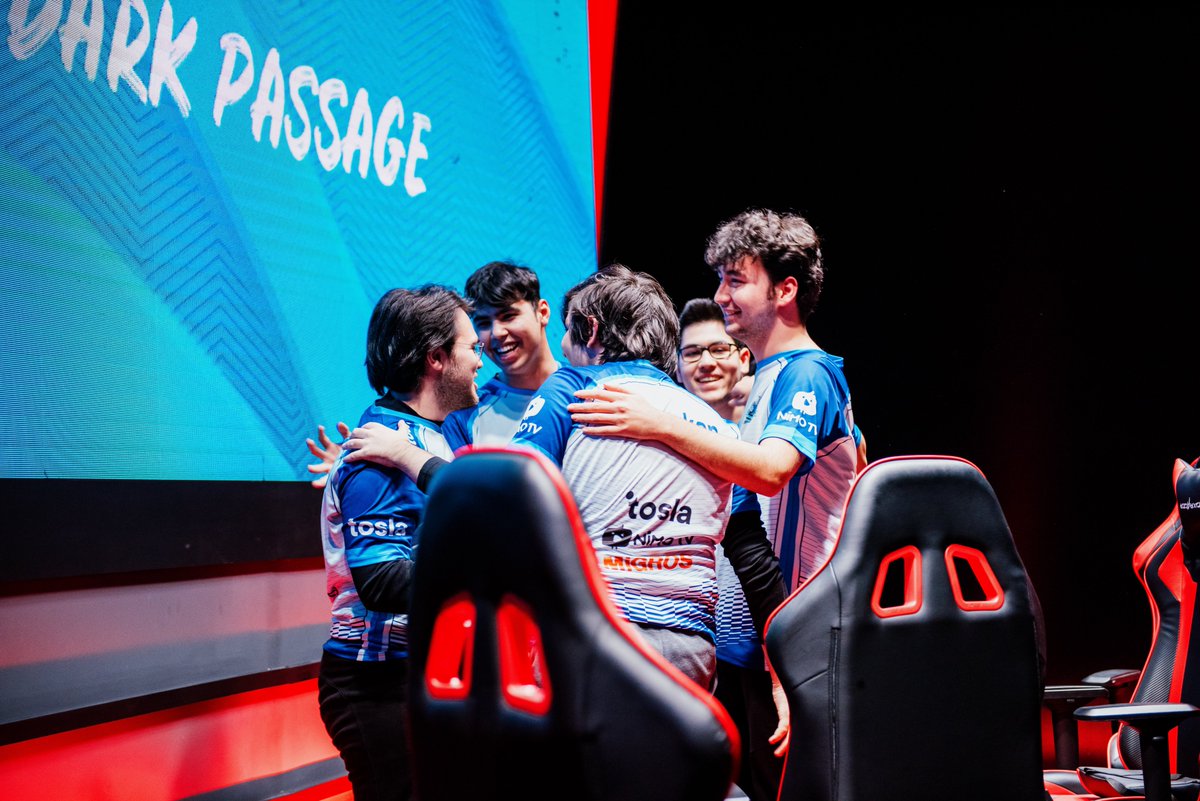 Merhaba arkadaşlar, Dark Passage ile beraber sizin için bir çekiliş düzenliyoruz.

-4x 1780 RP [TR Sunucusu]
-4x 1'er saatlik özel koçluk
-2x İmzalı Dark Passage forması
Katılmak için yapmanız gerekenler:
<a href="/januslol/">Özcan GÜRBÜZ</a> ve <a href="/DPGaming/">Dark Passage</a> 
Hesaplarını takip etmek
Bu tweeti beğenip rtlemek