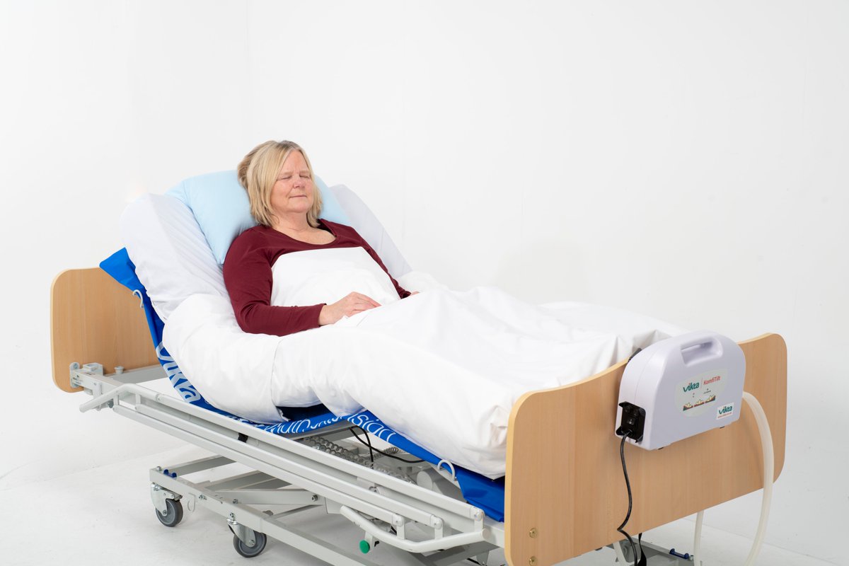 Looking to reduce patient contacts but provide care?
The Vikta KomfiTilt lateral tilt system can help by providing offload and redistribution for pressure care in bed without disturbance for the patient. Visit: pressurecaremanagement.co.uk/products/vikta…
#pressurecare #lateraltilt