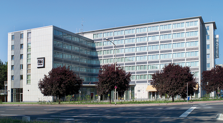 NHHotels's tweet photo. Let yourself be impressed by our #HotelOfTheWeek NH Frankfurt Niederrad ✨ → https://t.co/GW6ngEOTc6 There's no place you'd rather stay! #alwaysconvenient https://t.co/FxGFEeKbp1