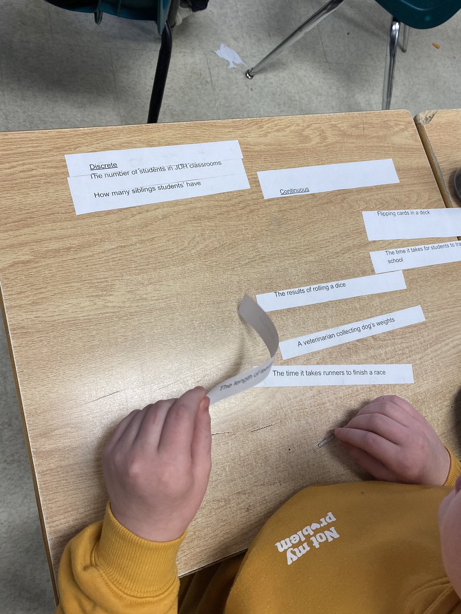 MmeGordon's tweet photo. Discrete vs Continuous data sort @JDHodgsonES https://t.co/Hb3VKY2Ane