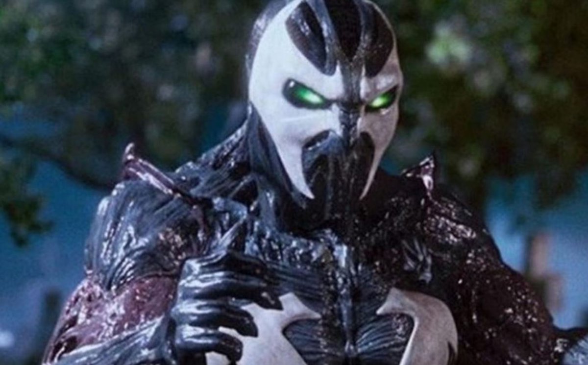 ArtHouseFilmWre's tweet photo. The man behind the #SpawnReboot demands it be #RatedR: https://t.co/0c990r6Tqe #Spawn #ToddMcFarlane #JeremyRenner #JamieFoxx https://t.co/ZzH1HdFNv7