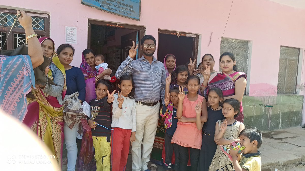 Poshan_Neemuch's tweet photo. आज नीमच के #आंगनवाड़ी केंद्र में #पोषण #पखवाड़ा मनाया गया। उपस्थित प्रतिनिधि,महिलाएं, किशोरी बालिकाओं को पोषण पखवाड़ा और बच्चों के ऊपरी आहार के बारे में बताया। #सुपोषितमध्यप्रदेश #नीमच #स्वस्थभारतप्रेरक #MPWCD https://t.co/a87DHO0ogr