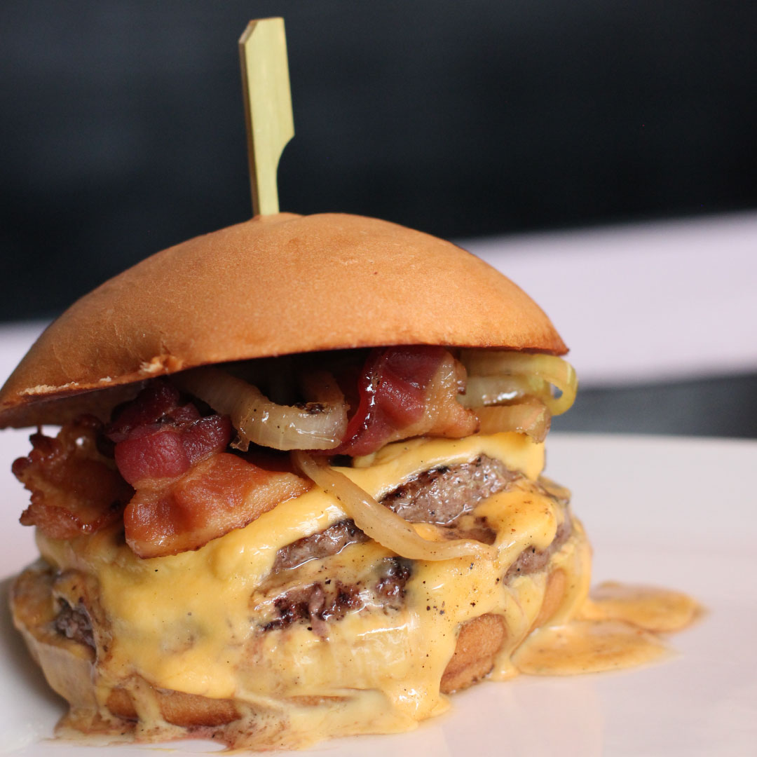 ChefPepperRD's tweet photo. ¿Cuál es el nombre de esta delicia? 🤤👇
Así es que se tiene que iniciar la semana señores, con mucho gu'to.🤪
.
Ordena desde Chef Pepper App o en línea en https://t.co/sVzk7vJKfu 📲
.
#ChefPepper #ChefPepperApp #ChefRecommends https://t.co/mDLsnSp2kE