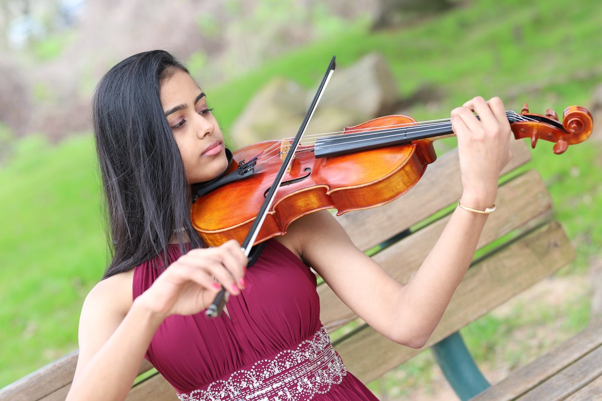 AlvinISD's tweet image. Shadow Creek High School violist named winner of the Senior Strings division of the Brazosport Symphony Orchestra’s 2020 Whit Phillips Memorial Young Artist Competition. Read more here: bit.ly/2Ik2gyO