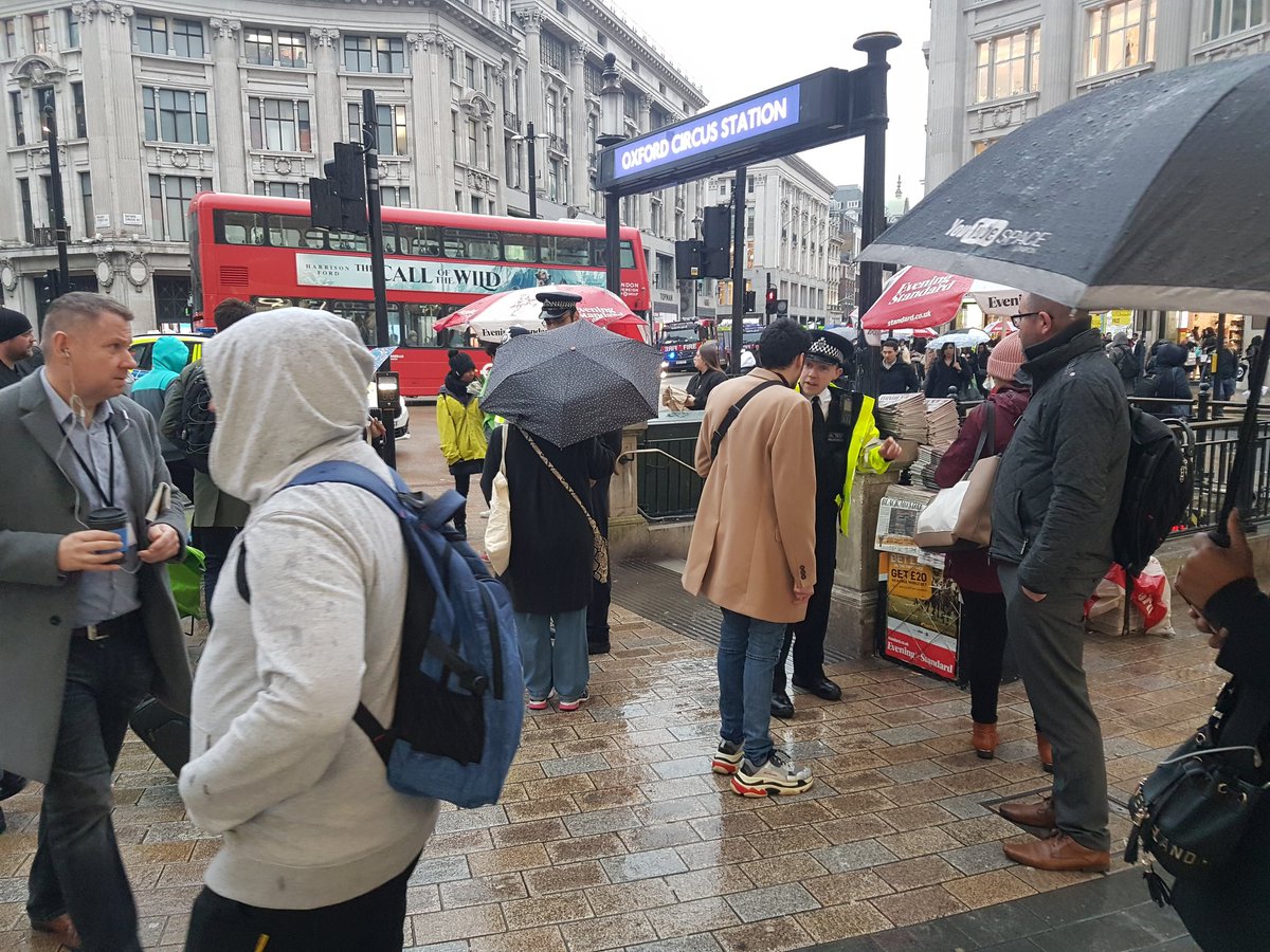 Emergency situation at Oxford Circus tube station. Evacuation and #Police  and <a href="/lfb/">Lfb</a> at the scene. #London #TVPolskiLondyn #TPL #TPLtv #tfl #emergency #tube