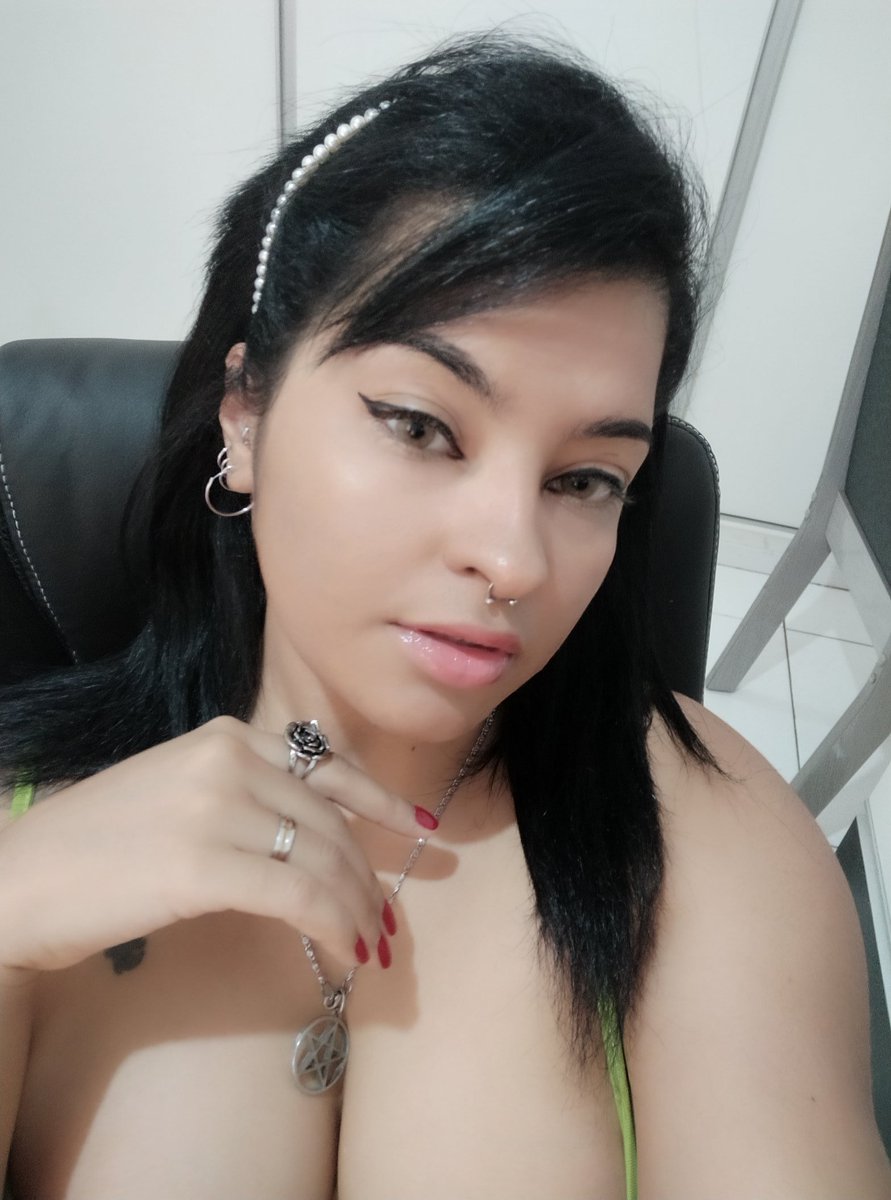 SpiicyCandy's tweet photo. Porque hoje eu tô mto bonequinha https://t.co/2GuUtP8tCT