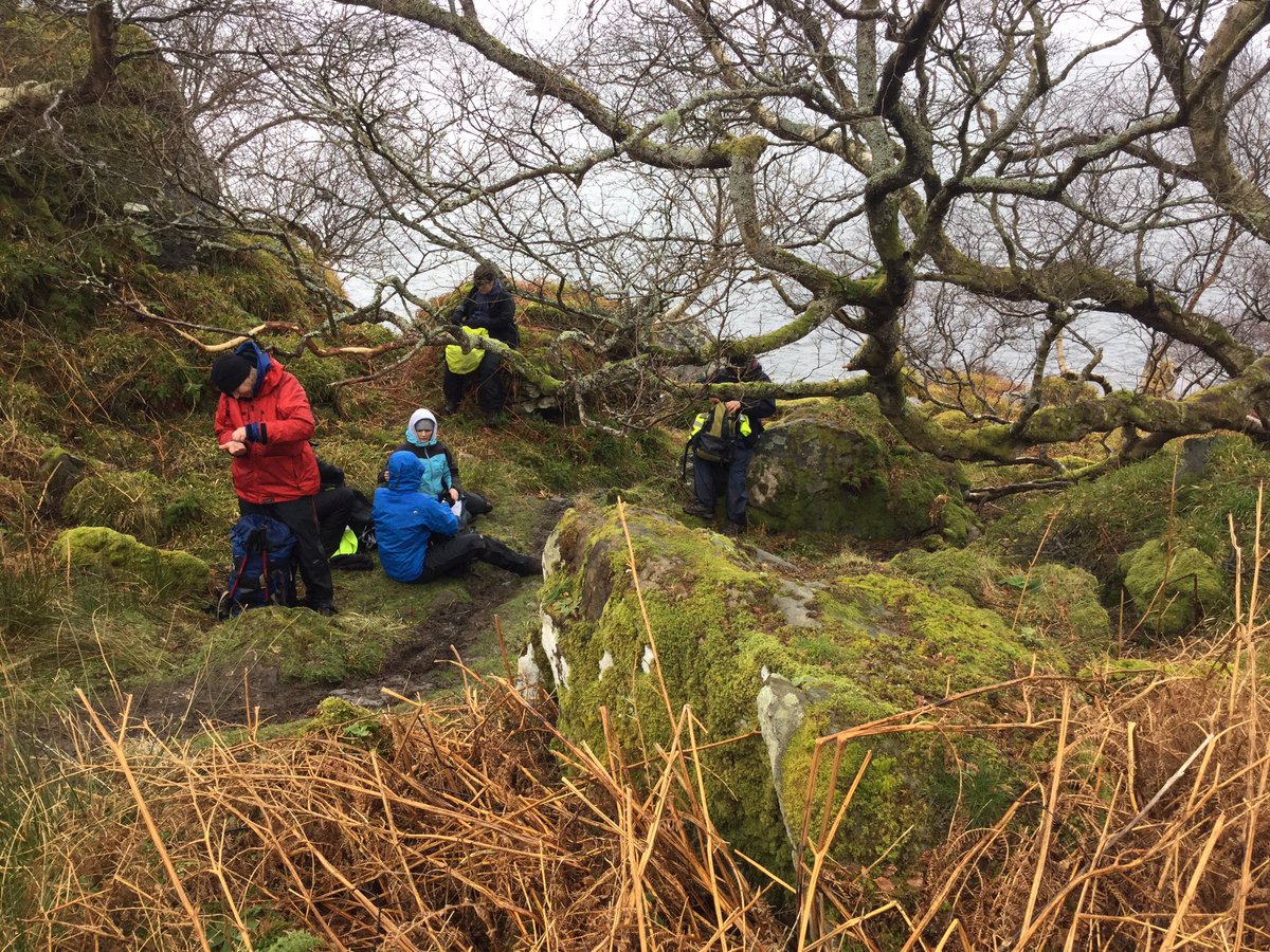 SwchsGeology's tweet photo. The lunch spot was almost idyllic however #dinglydell https://t.co/EygX0Z3Zfg