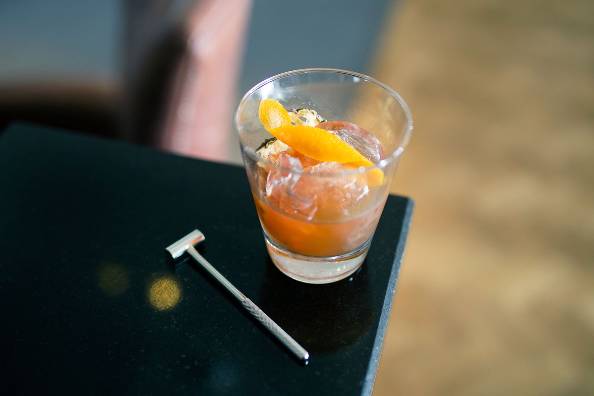 Our 'smash and grab' cocktail is Message in a Bottle, it's a new take on an Old Fashioned, served in a clear ice ball with a little hammer
www3.hilton.com/en/hotels/unit… @BrightonMet #OldFashionedCocktail