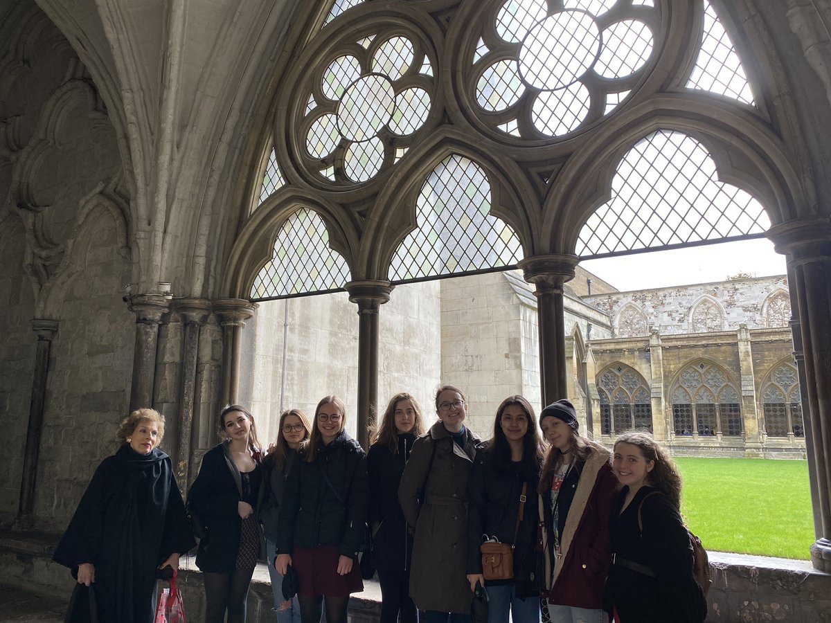 WestoverRasin's tweet photo. Busy day: Service at Westminster Abby โช๏ธ@wabbey, Changing of the Guards ๐โโ๏ธ @buckinghamroyal, exploring the city via the Underground ๐ & seeing the #royaljewels ๐ @TowerOfLondon! #WestoverMusic #WestoverGlobalPrograms https://t.co/0KX9eQAJGa
