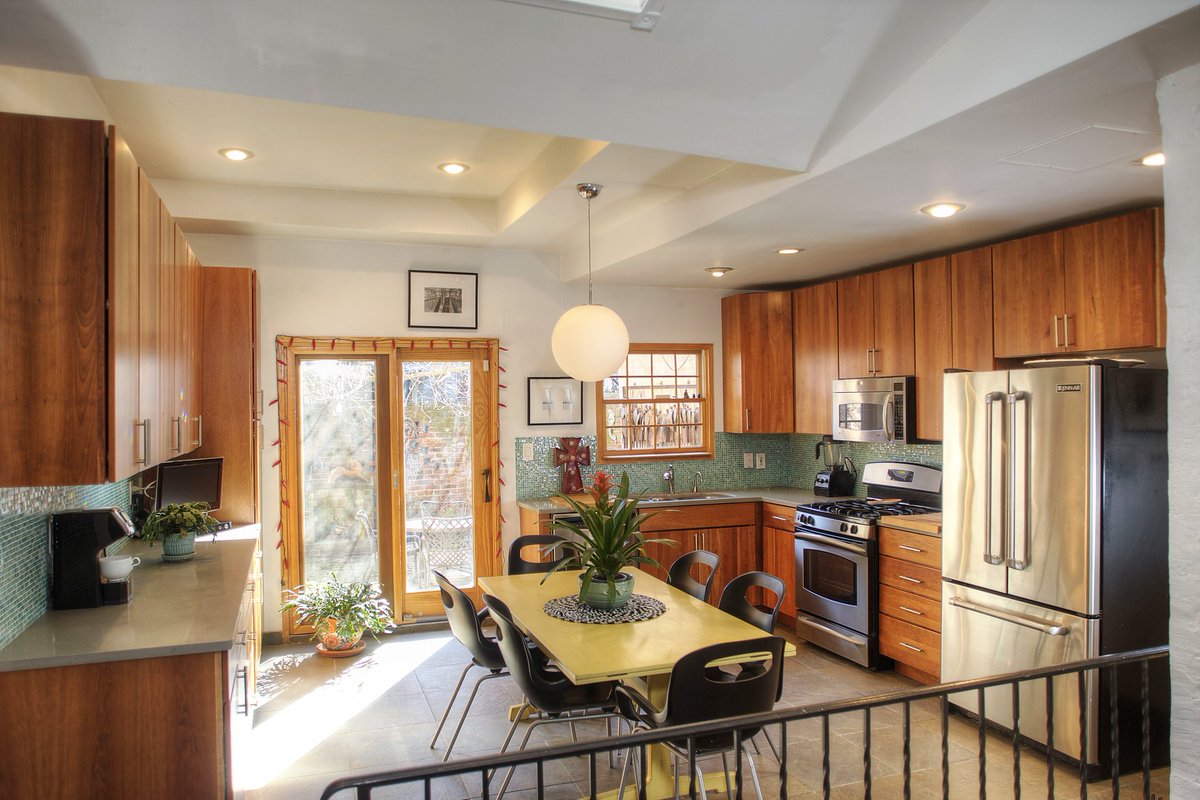 tomsmitley's tweet photo. New Listing for Sale:  1932 Pine Street - Rittenhouse Square townhouse, 1800 sqft, 4 bedrooms, open floor plan on first floor, beautiful renovated kitchen leading to a gorgeous patio. https://t.co/JHBy40OL5m