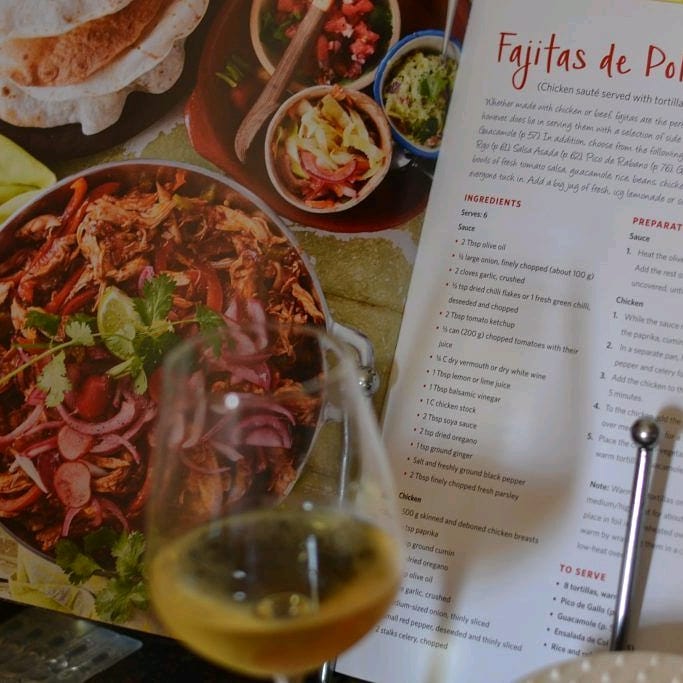 Boozy_Foodie's tweet image. Jumping around between cookbooks can become chaotic, so we decided to stick to one book per month to properly try out. Our book for Feb was "A Bite of Latin America"– by Susie Chatz-Anderson. #CookbookReview #TriedAndTested by @DieSmulpape 
@NBPublishers 
buff.ly/3cJ7uSF