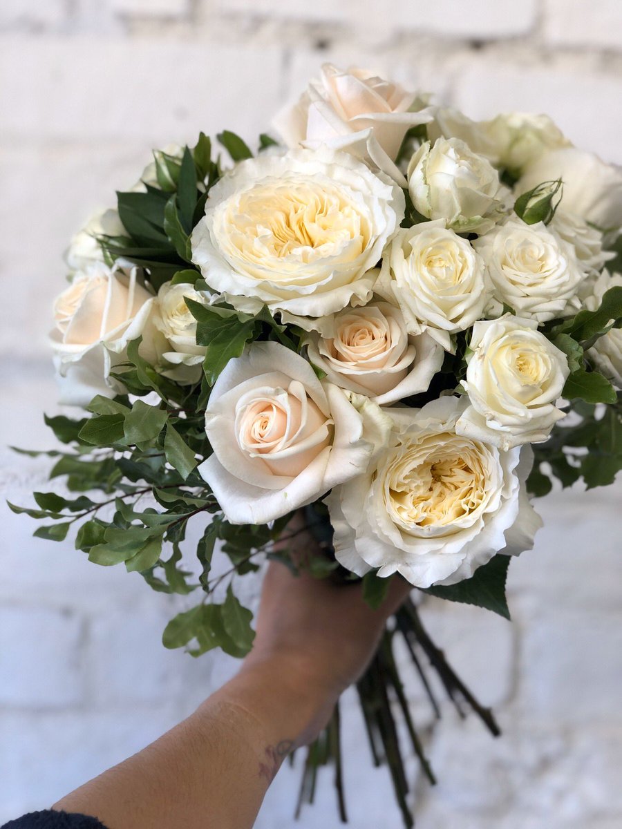 A Frilly Frou Frou classic ... 

A bouquet for Phoebe 🌿 

#whiteandgreen 
#botanicaldaydreams

info@featherandferns.com 🌿