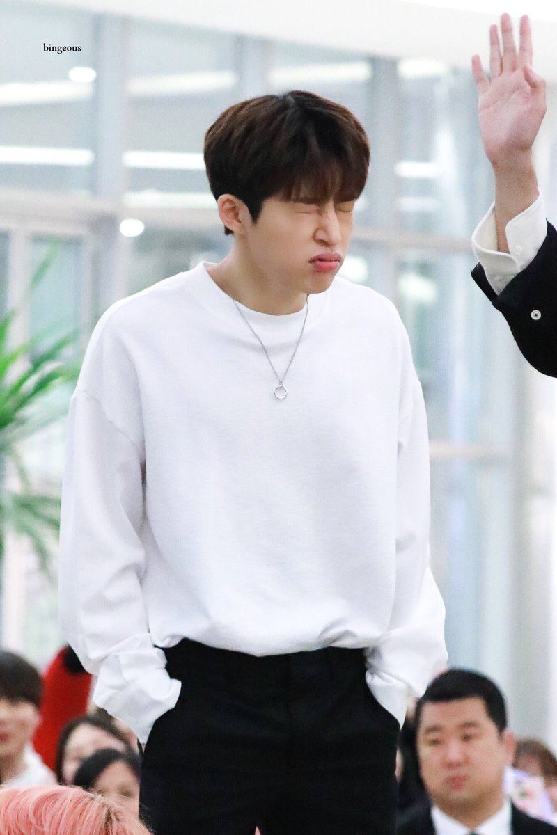 khblsm's tweet photo. #HowYouDoingHanbin 😏 https://t.co/ounyfWF49E