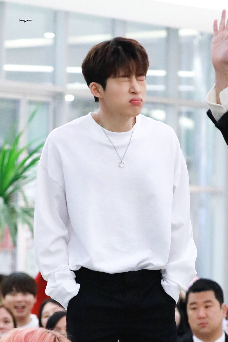 khblsm's tweet photo. #HowYouDoingHanbin 😏 https://t.co/ounyfWF49E