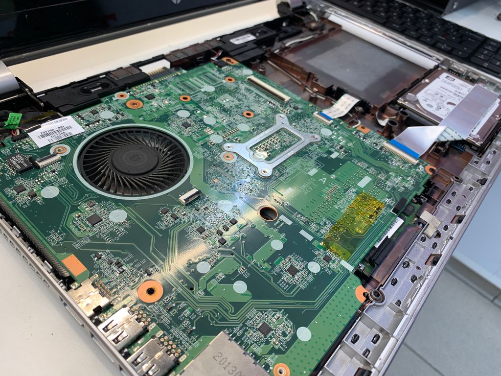 Midleton_IT's tweet image. 💻 SSD UPGRADES! 💻

Increase the performance of your PC or Laptop by upgrading to an SSD!

The laptop shown took 96 seconds to boot up before the SSD and after the upgrade it takes ONLY 10 SECONDS! an incredible performance increase!

➡️ MidletonIT.ie ⬅️