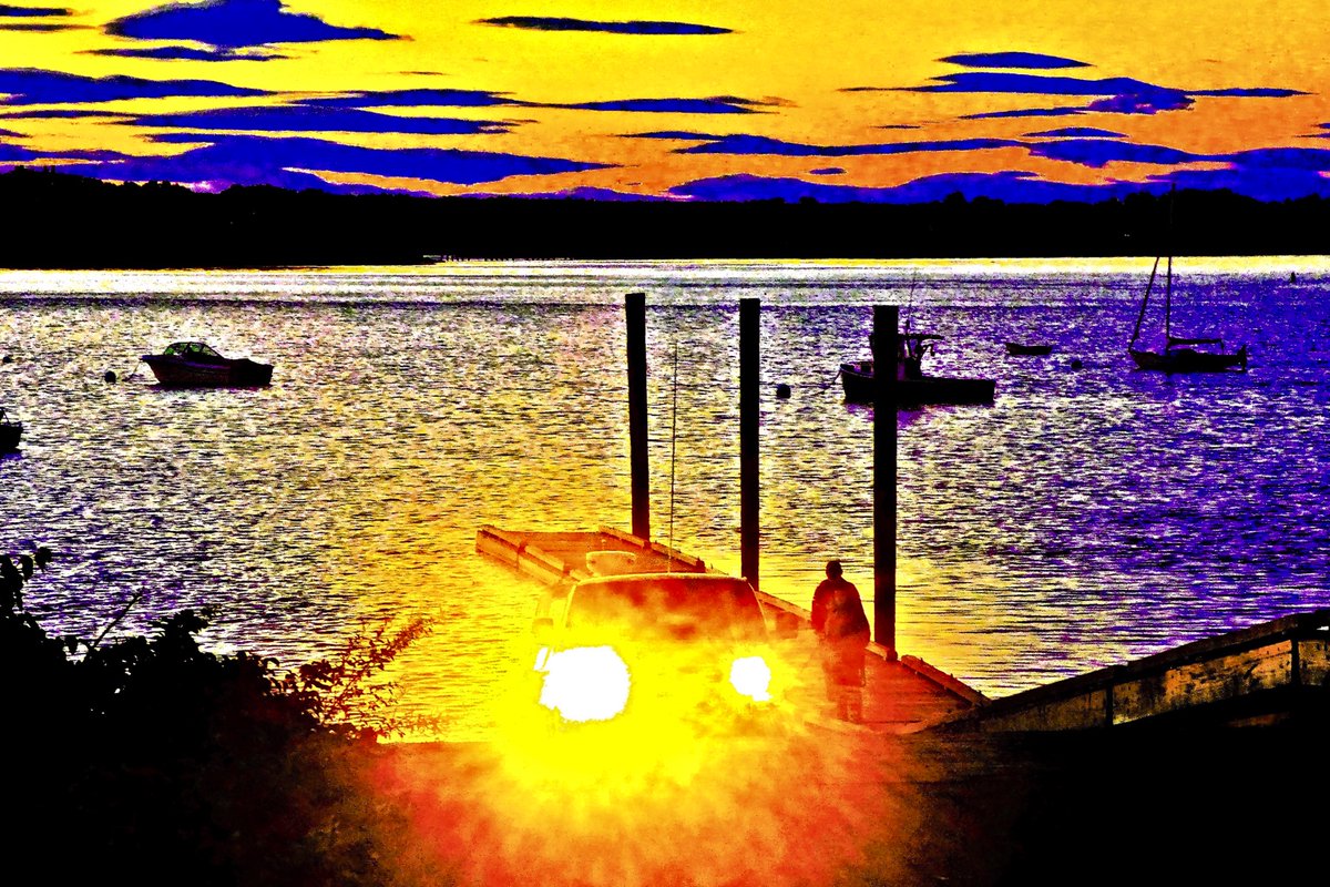 jesse6wylie's tweet photo. boat landing https://t.co/rfPnTOxLIA