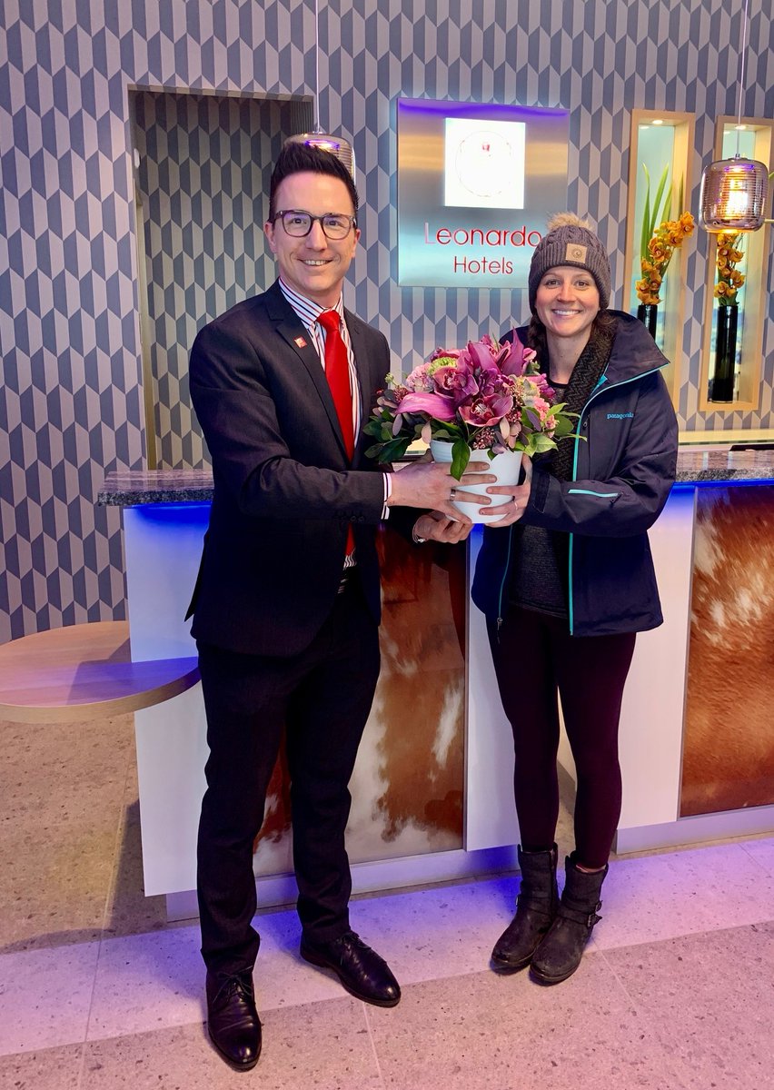pascal_rhyner's tweet photo. I have just been able to welcome MY first guest to Leonardo Zurich Airport and present a bouquet of flowers as a thank you.
#leonardo #fattal #zürich #zurich #airport #flughafen #ferien #erholung #restaurant #welcome #leo #gast #rooms #hotel #switzerland #schweiz #swiss #flowers https://t.co/2MdkbkH1Gy