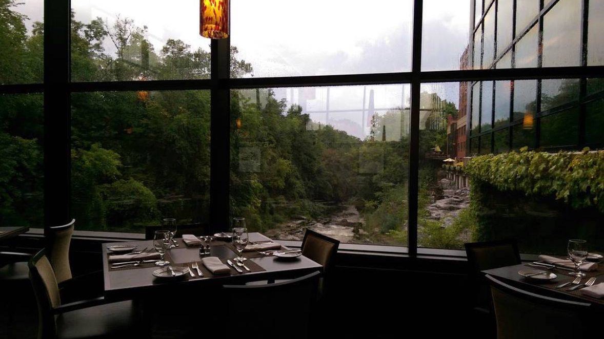 Show your client you appreciate them by treating them to lunch at Beau's on the River! #beausontheriver #businesslunch