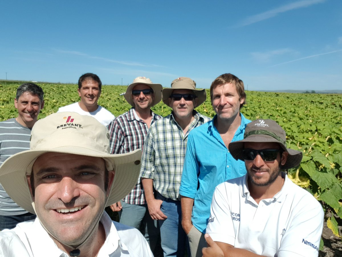 lechu2011's tweet image. Genial recorrida MIB Tandil con MSU, ViReyes y Los Grobo. Con ayuda de @AnibalCerrudo pudimos analizar los ensayos con un enfoque ecofisiológico y bajar los conceptos hasta las técnicas de manejo que aplicamos a campo. El 1 de abril se viene la jornada abierta, están invitados!!