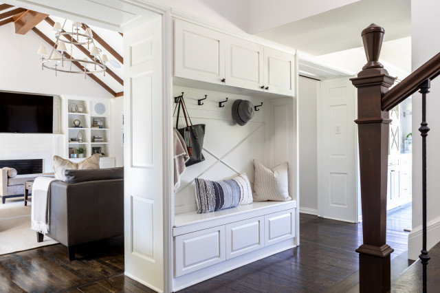 New This Week: 7 Hardworking Mudrooms and Entryways (7 photos) feedproxy.google.com/~r/houzz/~3/x6…